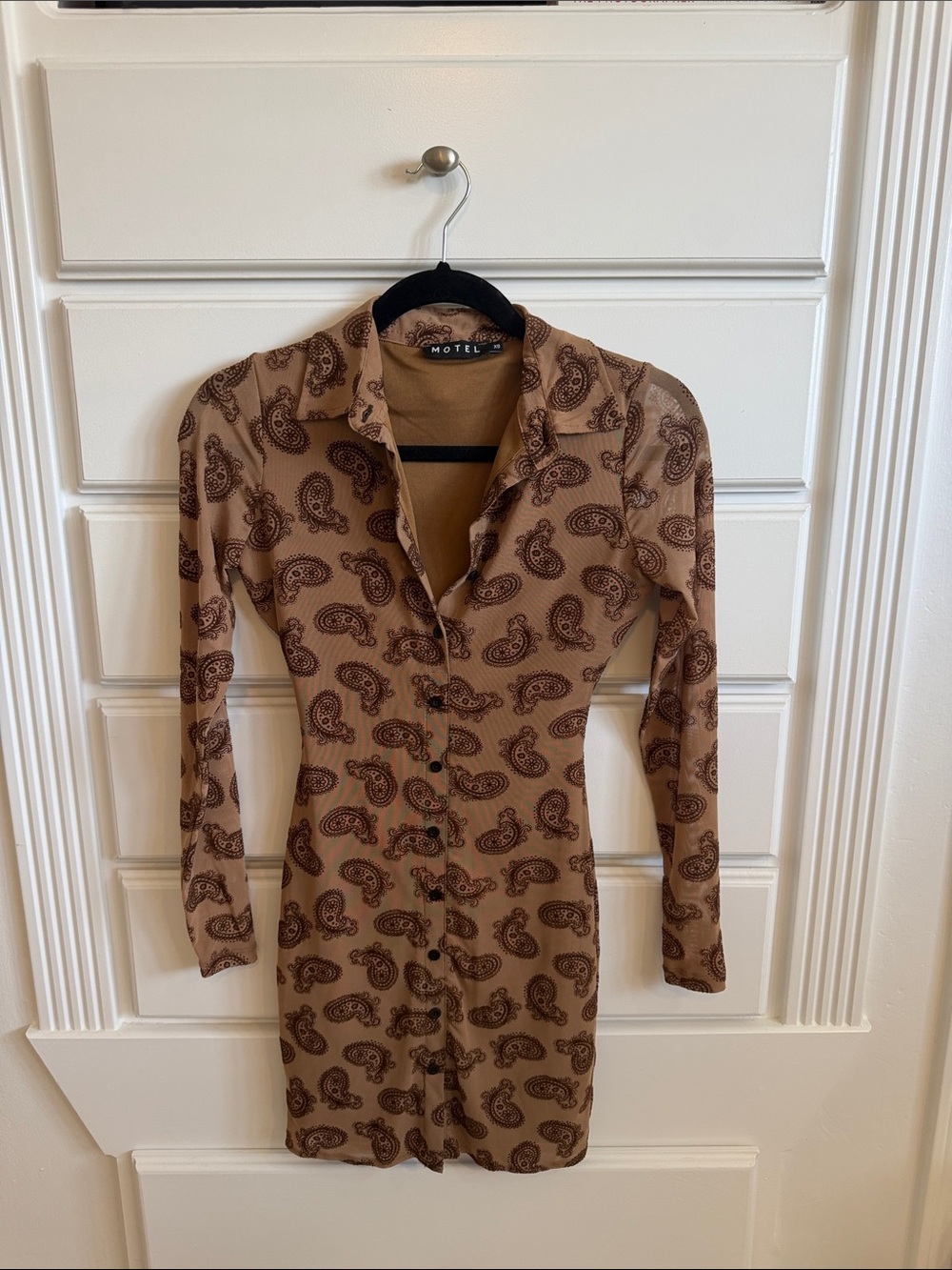Motel Rocks Brown Paisley Button-Front Long Sleeve Dress
